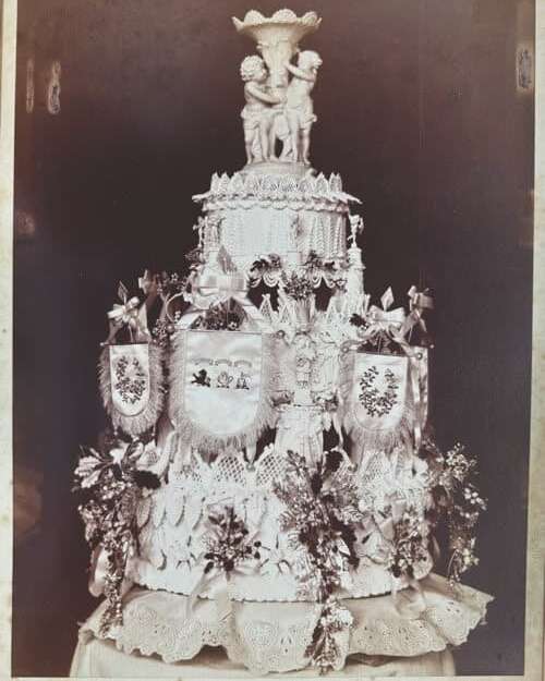 Constance & Henry's wedding cake