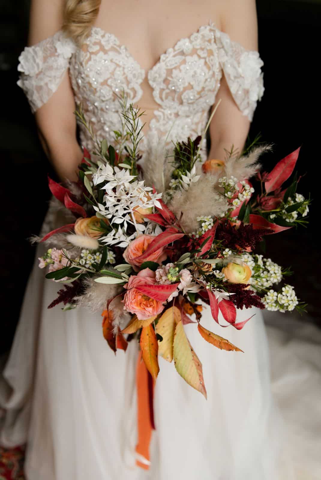 Autumnal bridal bouquet